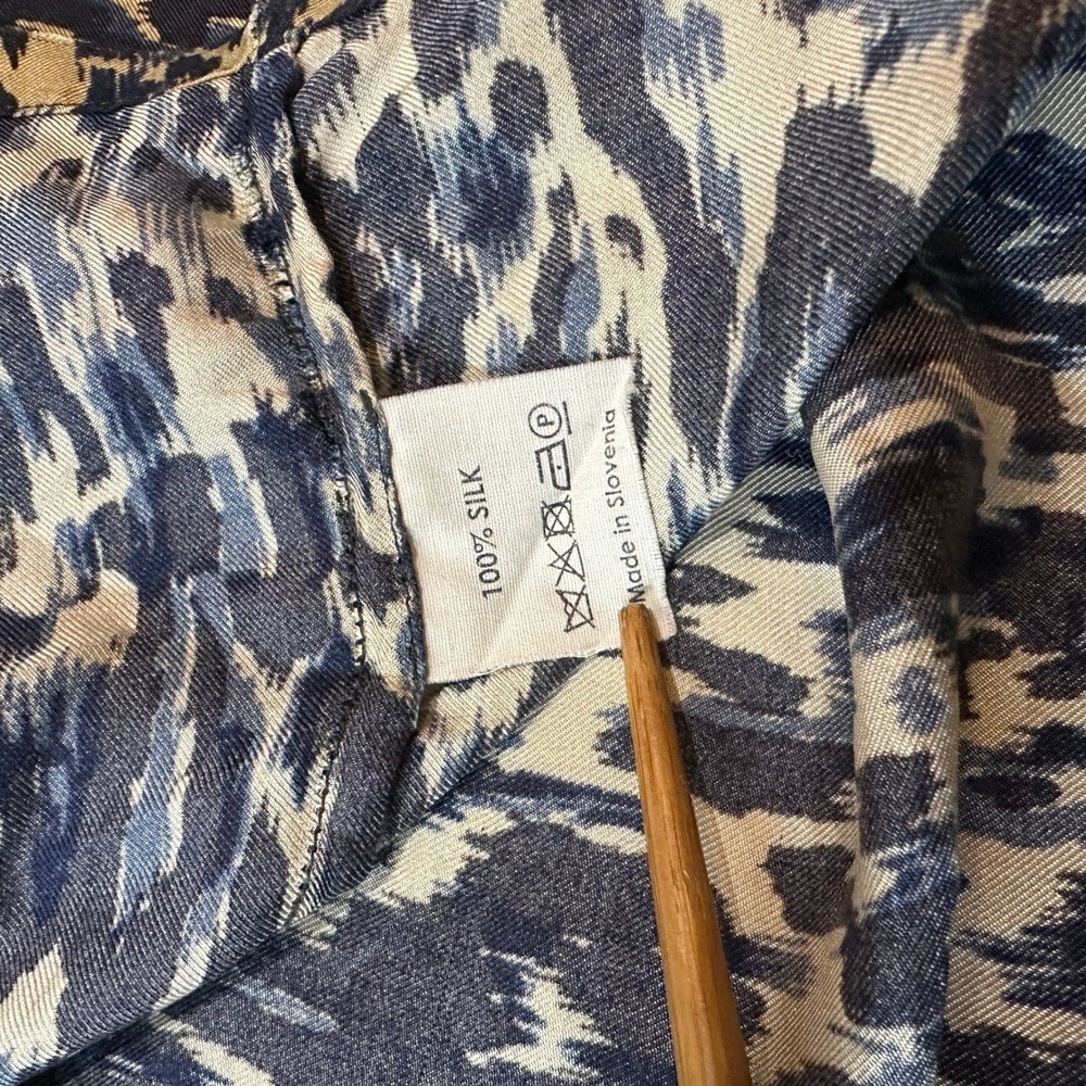 Dries‎ Van Noten 100% Silk Leopard Print Twisted Front Snap Blouse Blue Tan 42 - Picture 6 of 11